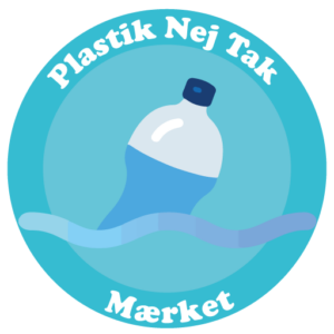 Hos Zenbi bakker vi op om budskabet bag Plastik Nej Tak: mindre unødvendig plastik og mere omtanke for naturen. Med mærket på vores hjemmeside hjælper vi med at sprede budskabet og opfordrer til mere bevidste valg i hverdagen. Læs mere om Plastik Nej Tak